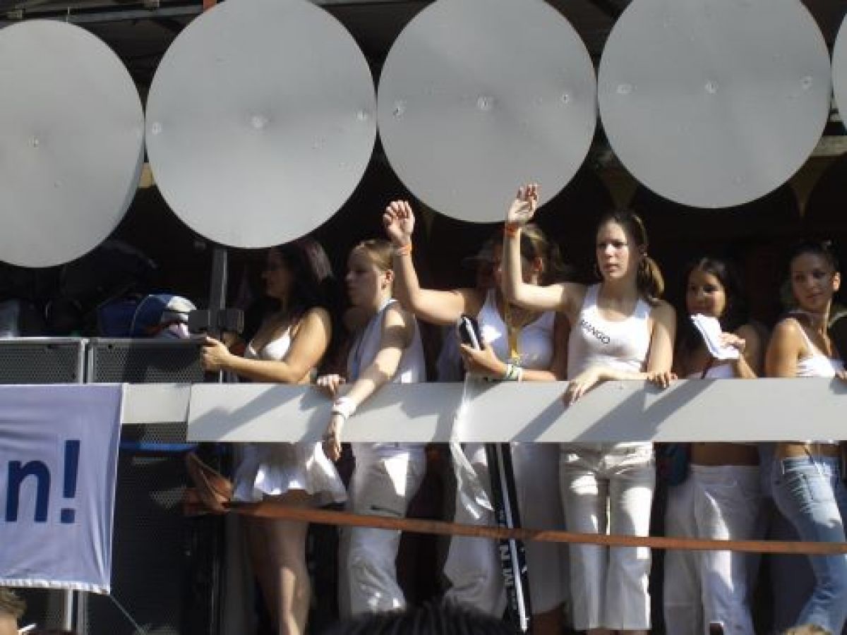 Budapest Parade 2005 / g_1_0_cimg0129.jpg