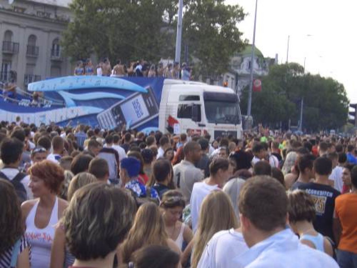 Budapest Parade 2005 / g_1_0_cimg0168.jpg