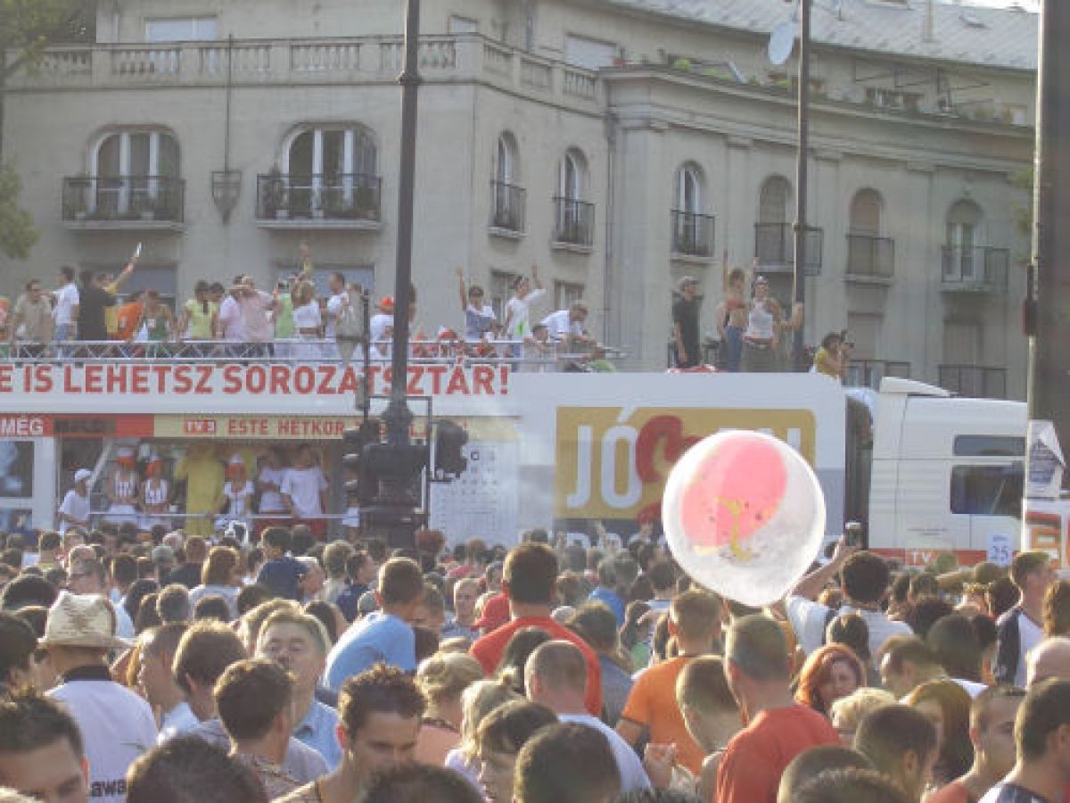 Budapest Parade 2005 / g_1_0_cimg0173.jpg