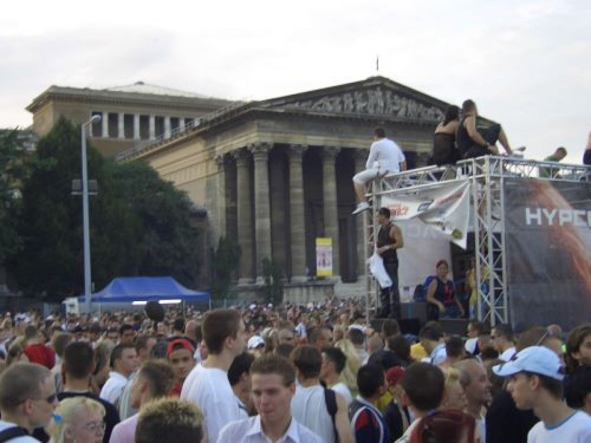 Budapest Parade 2005 / g_1_0_cimg0207.jpg