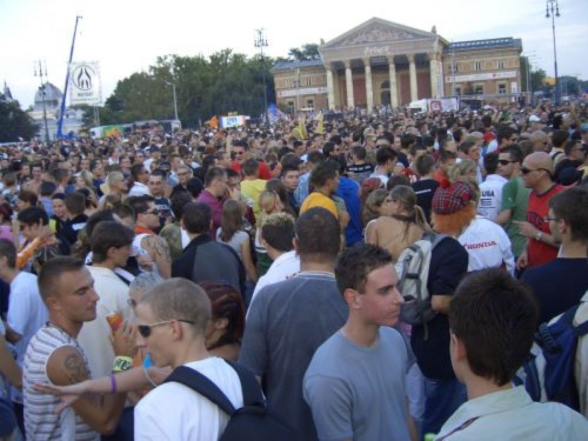 Budapest Parade 2005 / g_1_0_cimg0210.jpg