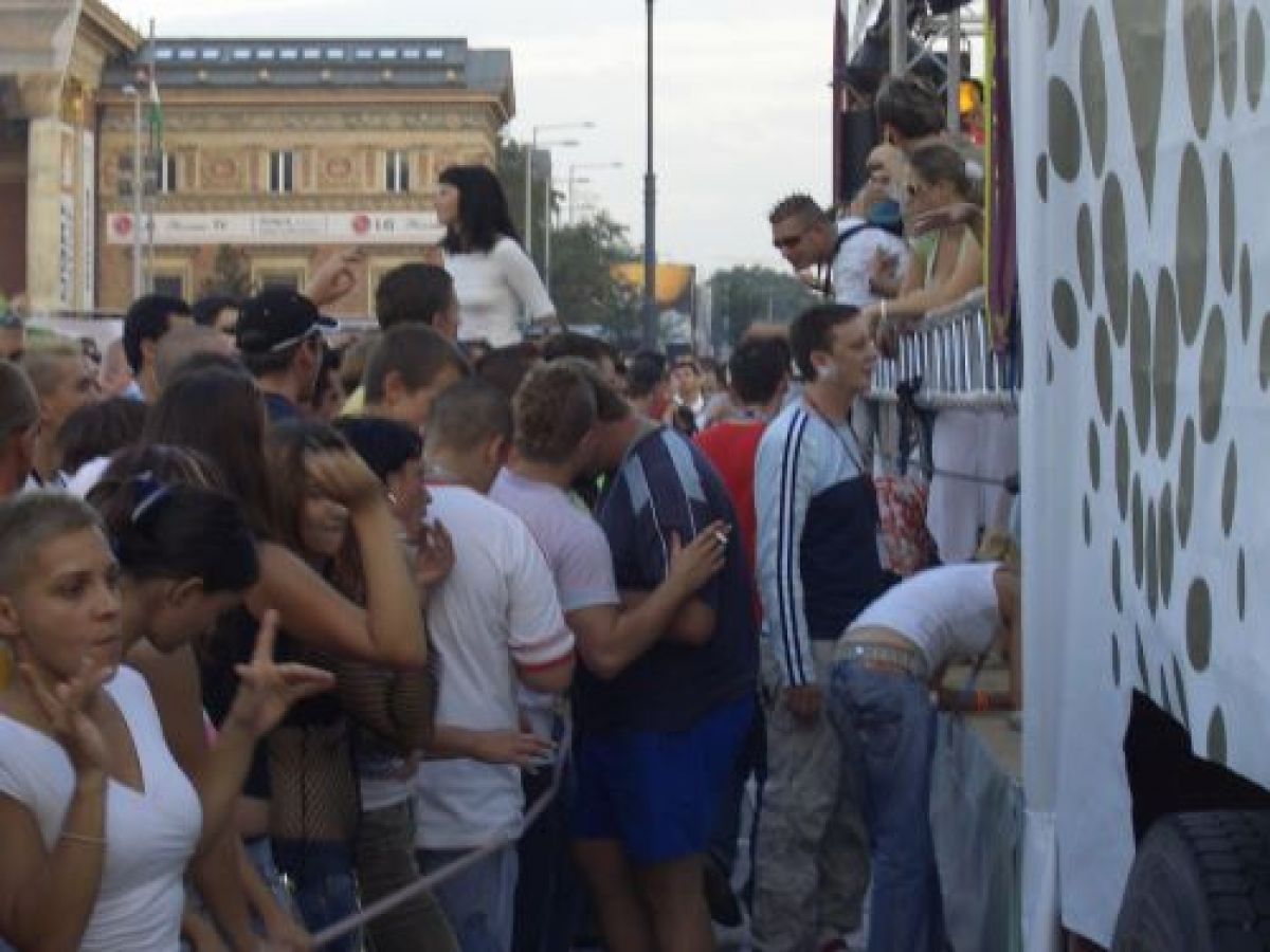 Budapest Parade 2005 / g_1_0_cimg0213.jpg