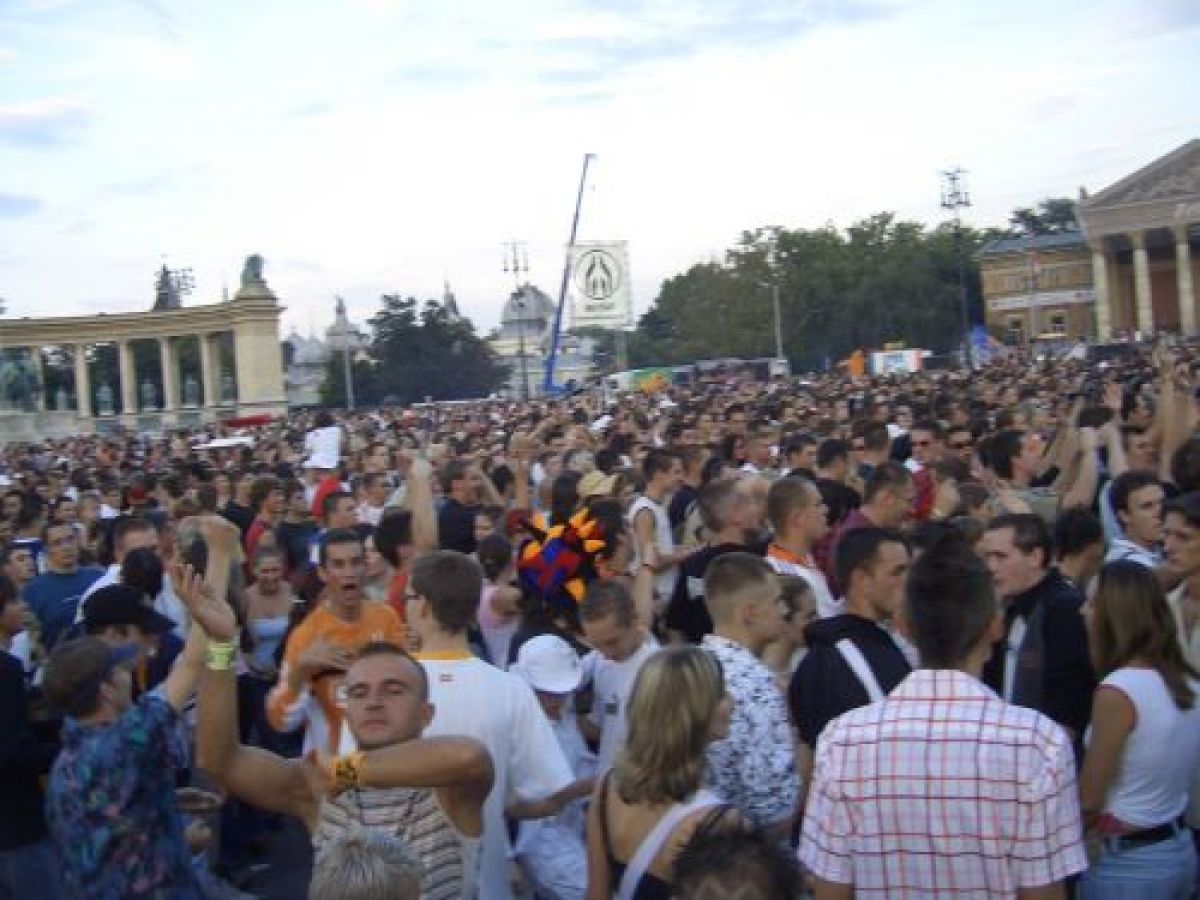 Budapest Parade 2005 / g_1_0_cimg0220.jpg