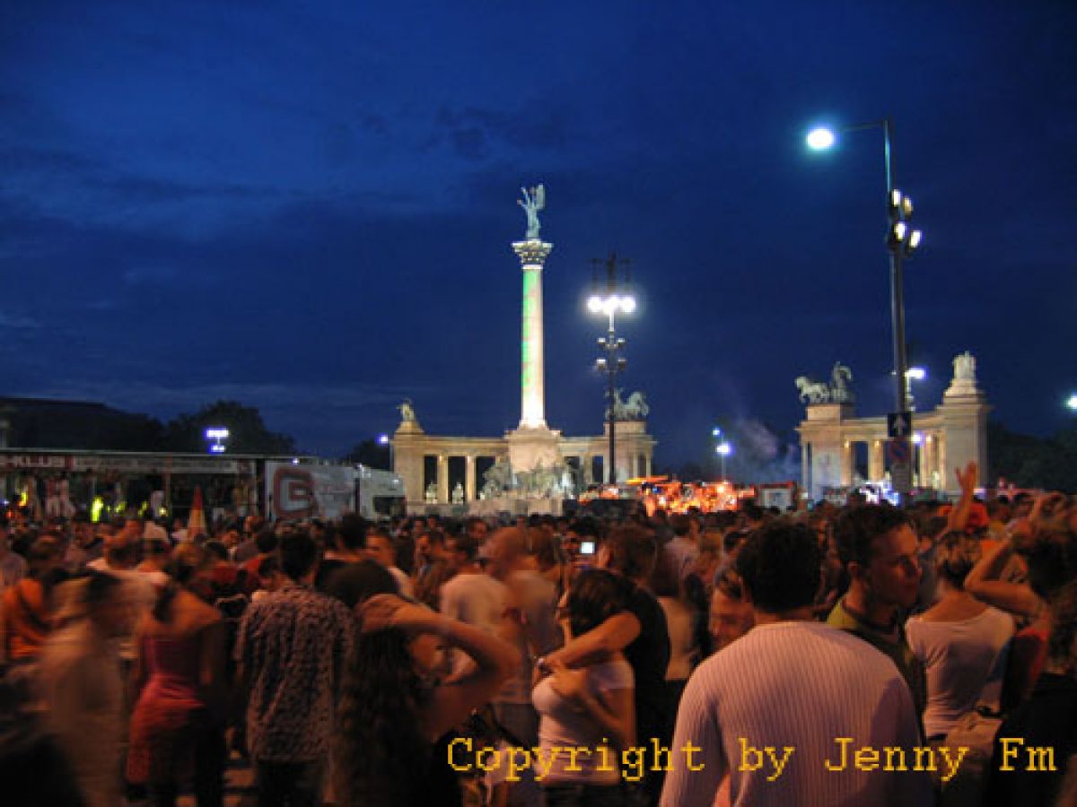 Budapest Parade 2005 / g_1_0_img_1584.jpg