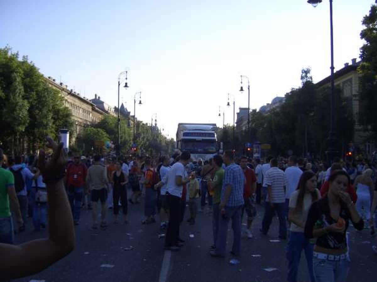 Budapest Parade 2006 / g_2_0_cimg1242.jpg