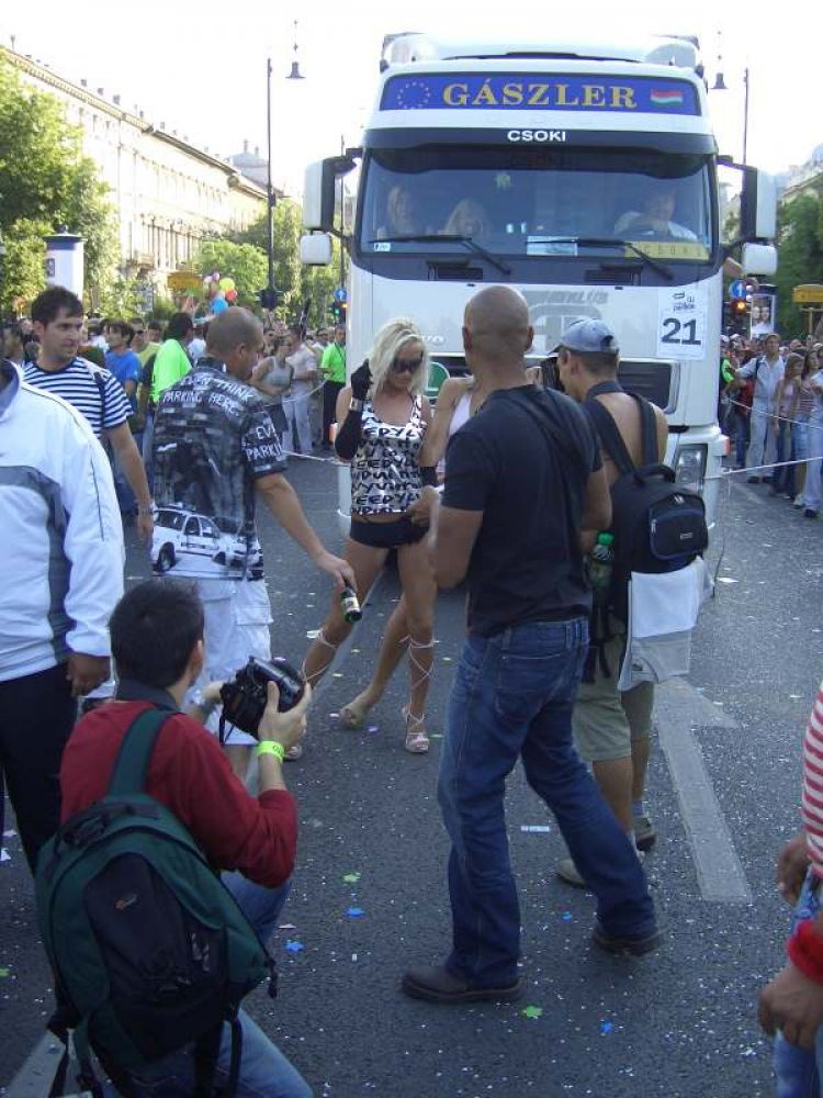 Budapest Parade 2006 / g_2_0_cimg1244.jpg