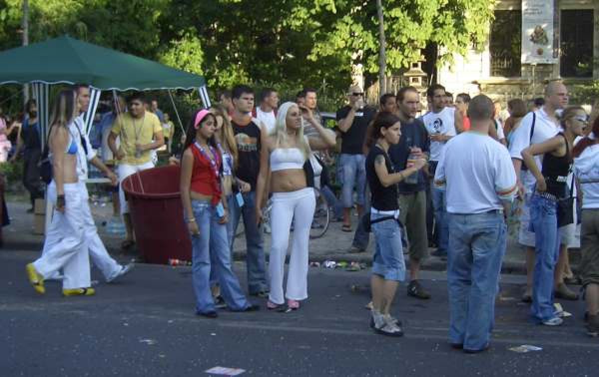 Budapest Parade 2006 / g_2_0_cimg1253.jpg
