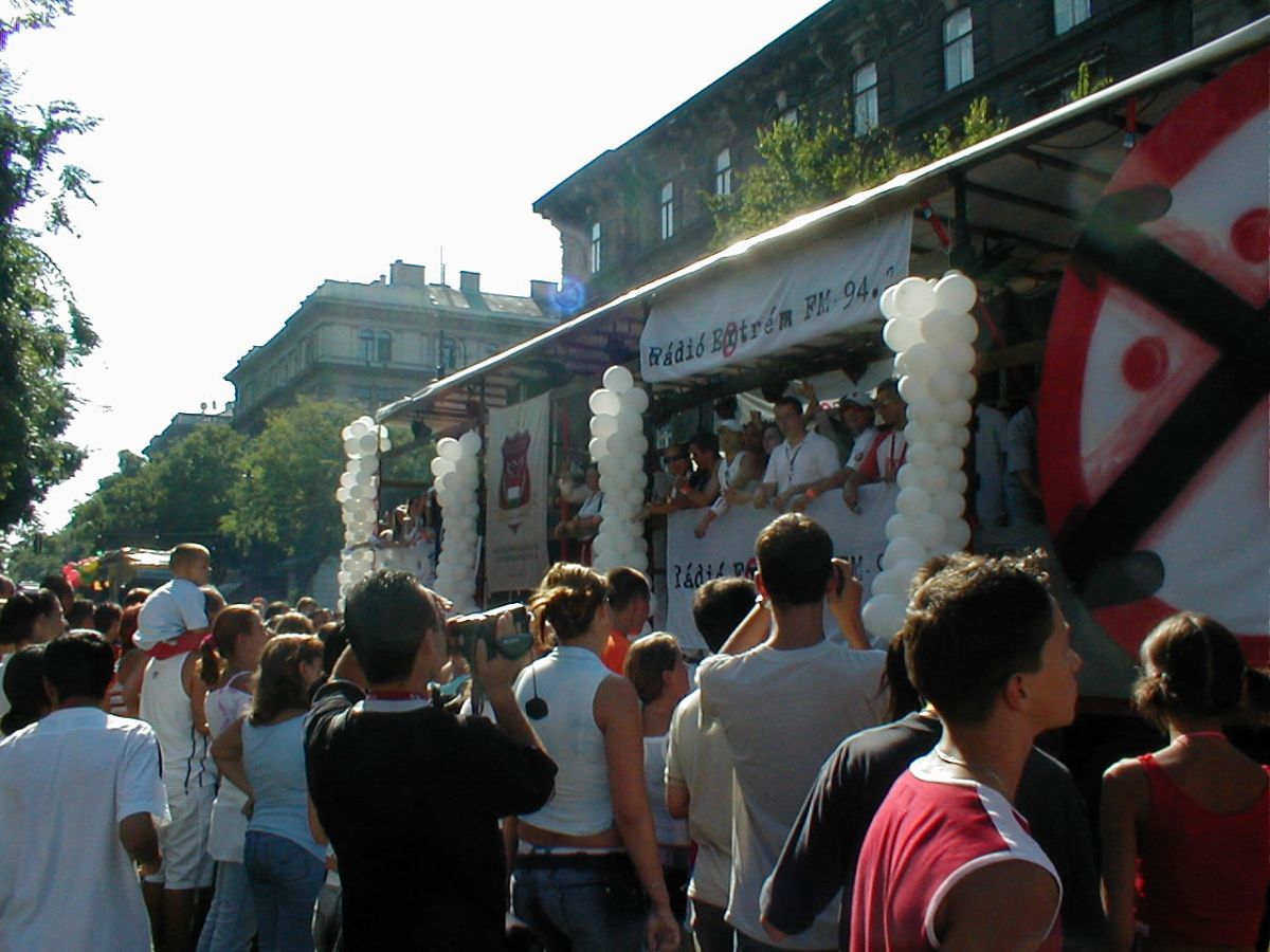 Budapest Parade 2004 / g_5_0_p1010075.jpg