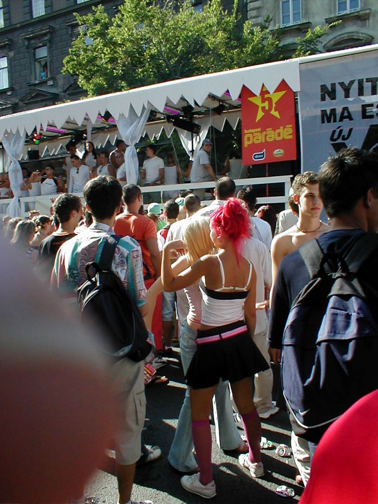 Budapest Parade 2004 / g_5_0_p1010081.jpg