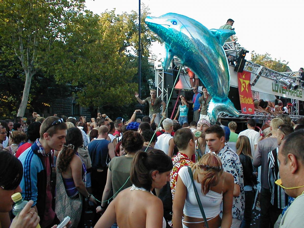 Budapest Parade 2004 / g_5_0_p1010218.jpg