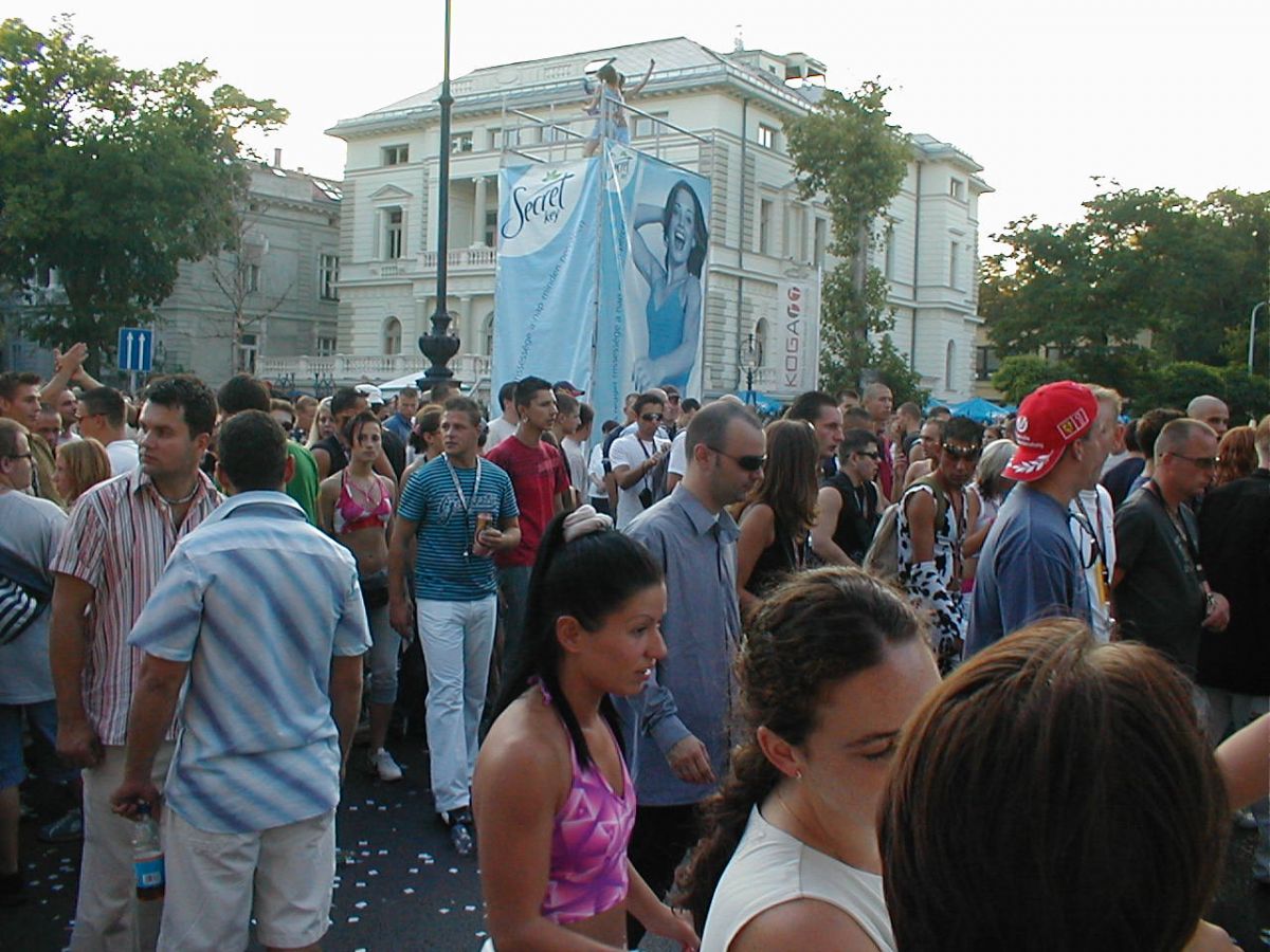 Budapest Parade 2004 / g_5_0_p1010238.jpg